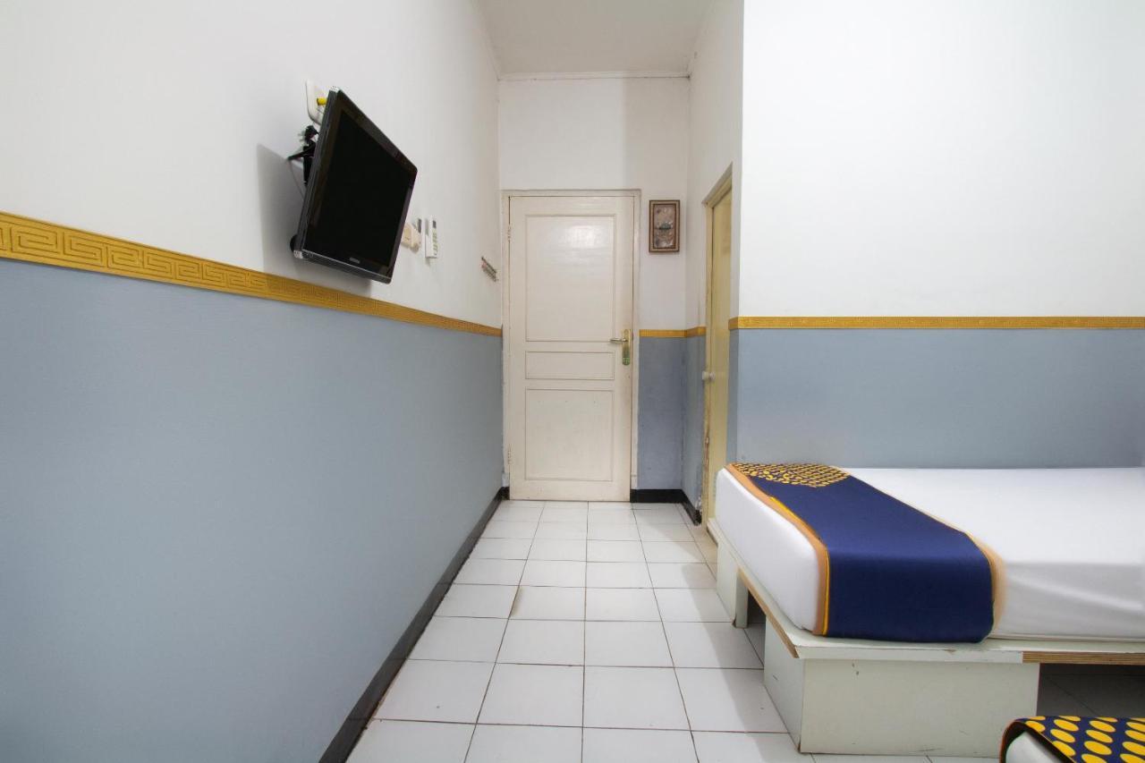 Spot On 2425 Salina Hotel Syariah Sidoarjo Buitenkant foto