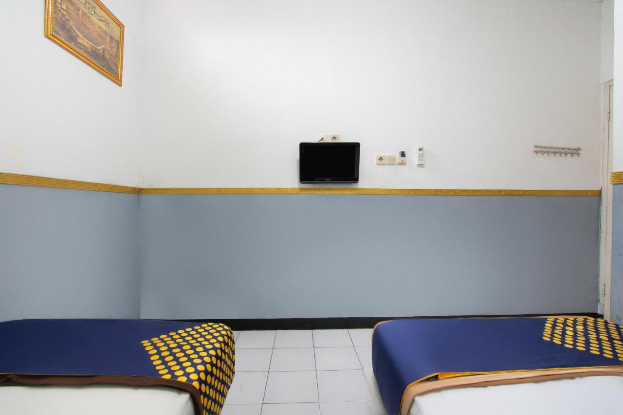 Spot On 2425 Salina Hotel Syariah Sidoarjo Buitenkant foto