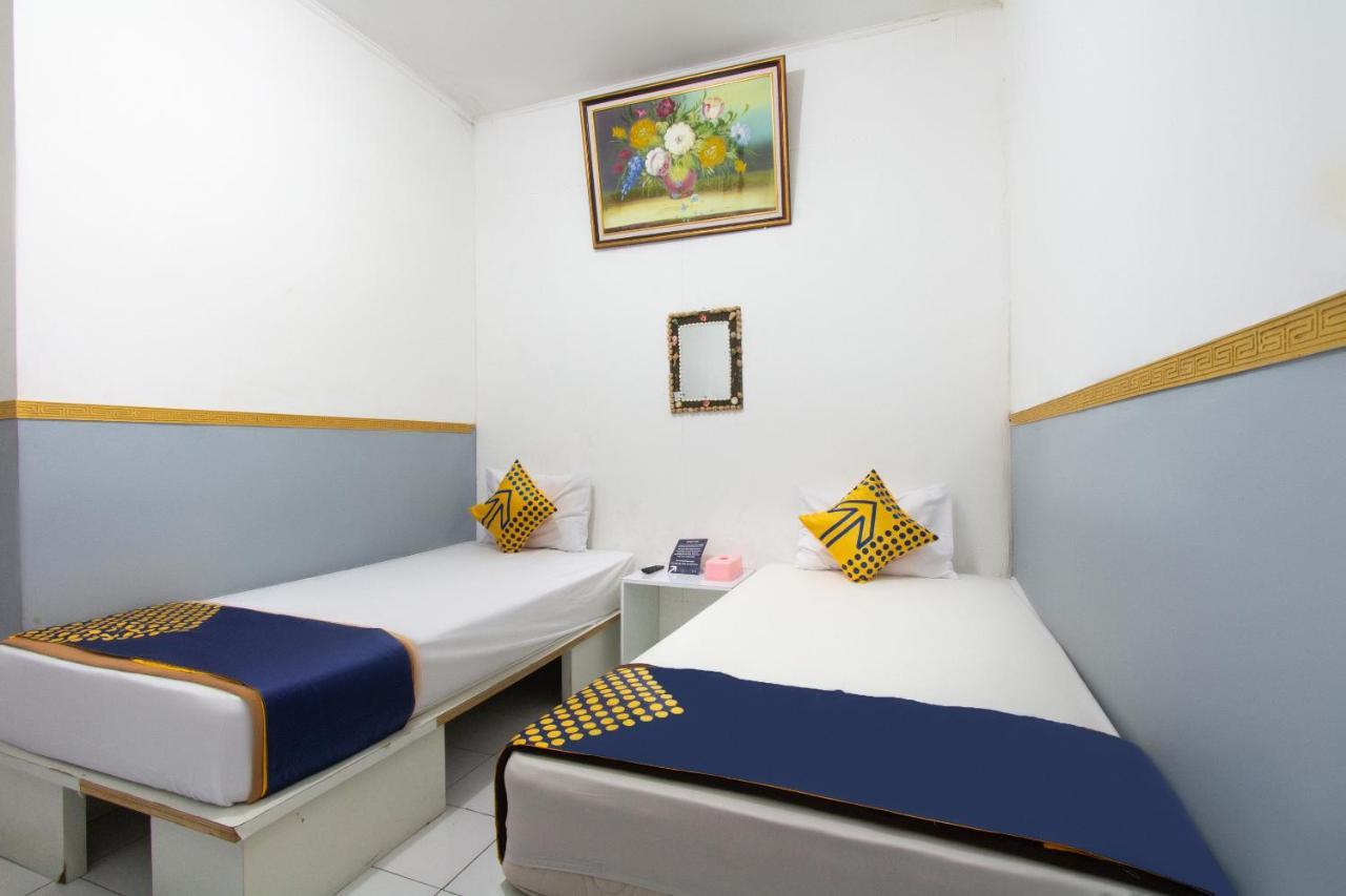 Spot On 2425 Salina Hotel Syariah Sidoarjo Buitenkant foto