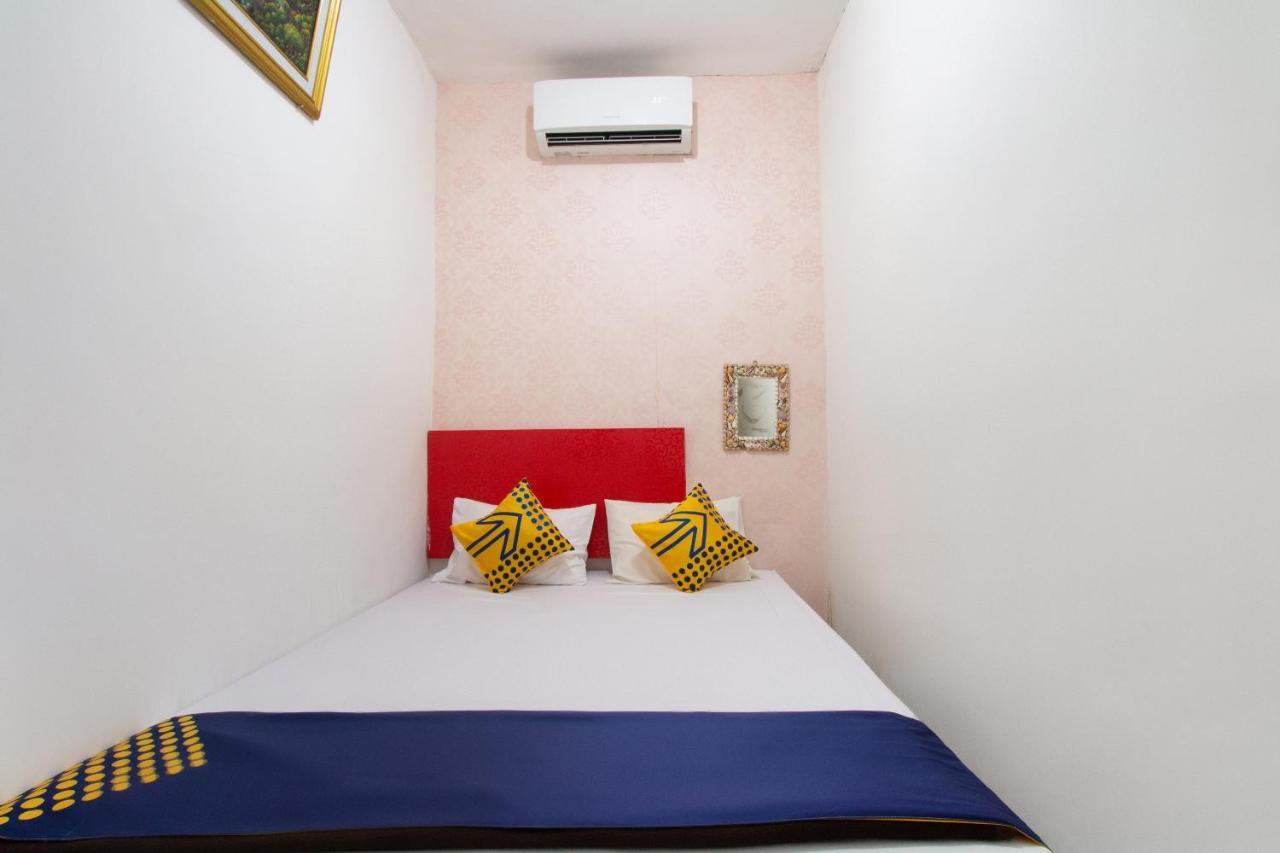 Spot On 2425 Salina Hotel Syariah Sidoarjo Buitenkant foto