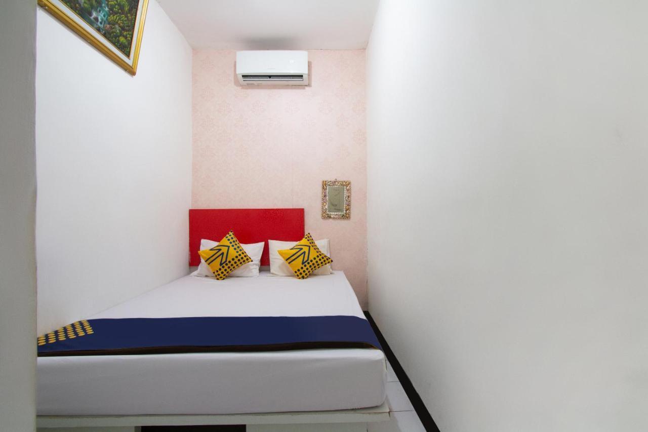Spot On 2425 Salina Hotel Syariah Sidoarjo Buitenkant foto