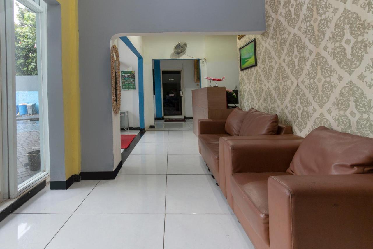Spot On 2425 Salina Hotel Syariah Sidoarjo Buitenkant foto